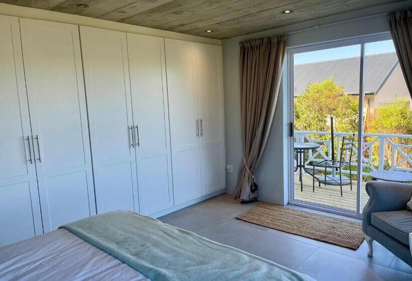 ペンション The Lily Suite