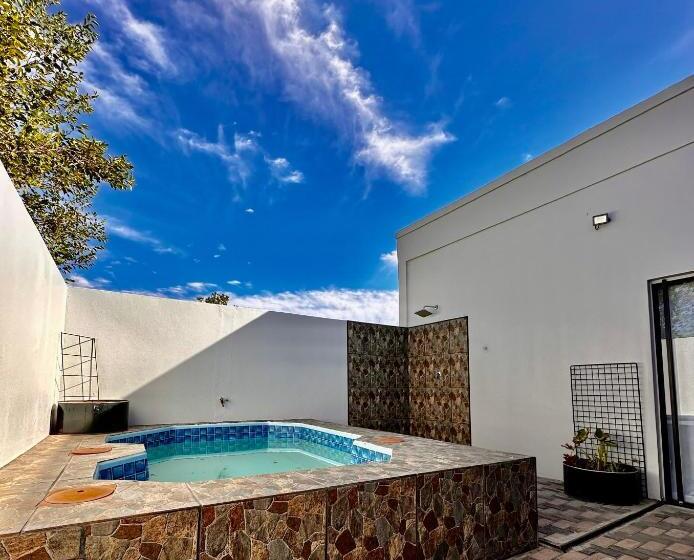 ペンション The Olive Branch Guesthouse And Animal Sanctuary