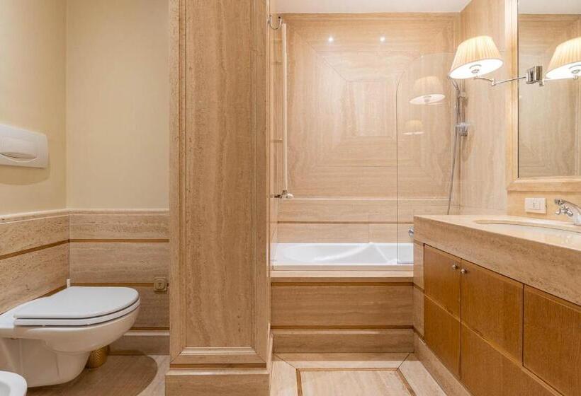 פנסיון The Train Suites