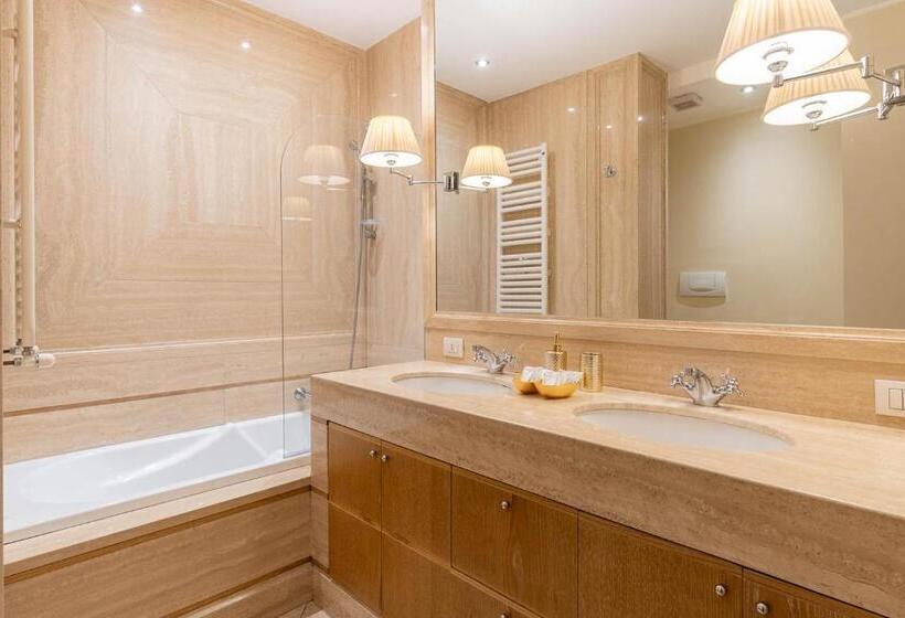 פנסיון The Train Suites