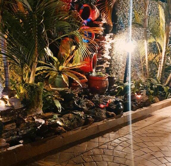 استراحتگاه Ambur Gardens Nalya