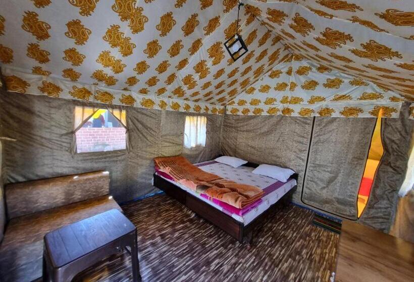 منتجع Tree Bones Camp