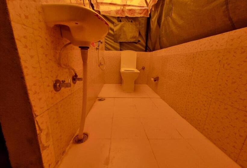 منتجع Tree Bones Camp