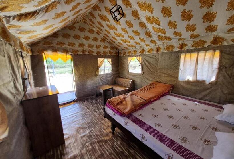 منتجع Tree Bones Camp