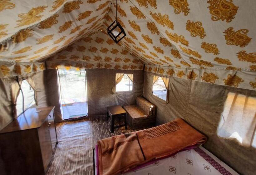 منتجع Tree Bones Camp