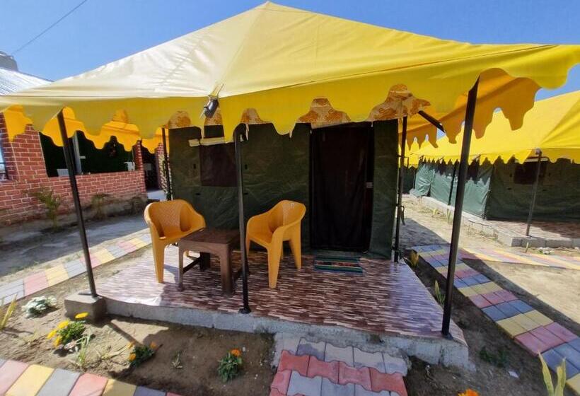 منتجع Tree Bones Camp