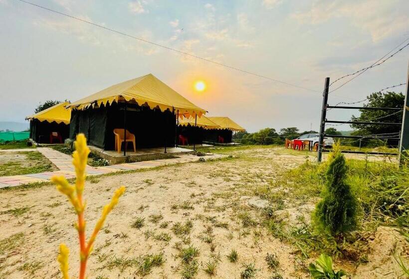 منتجع Tree Bones Camp