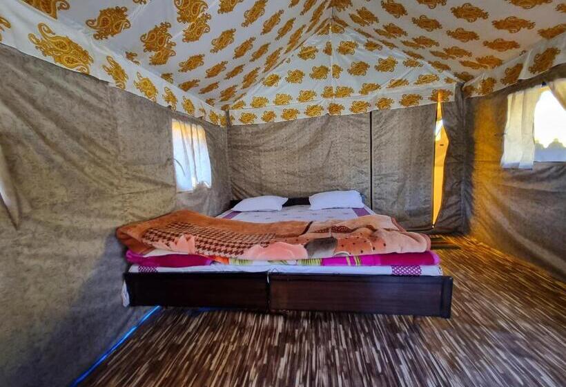 منتجع Tree Bones Camp