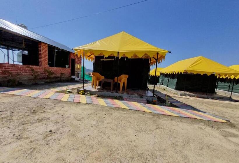 منتجع Tree Bones Camp