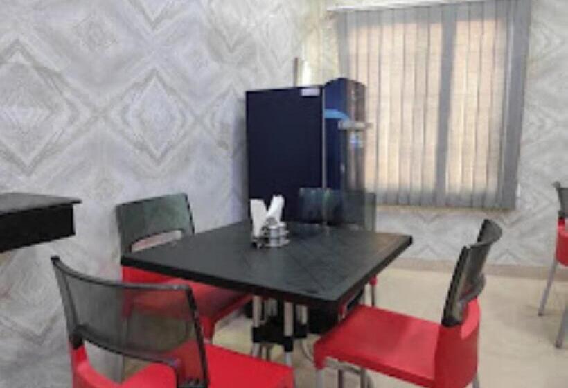 Sawkmie Hotel , Guwahati