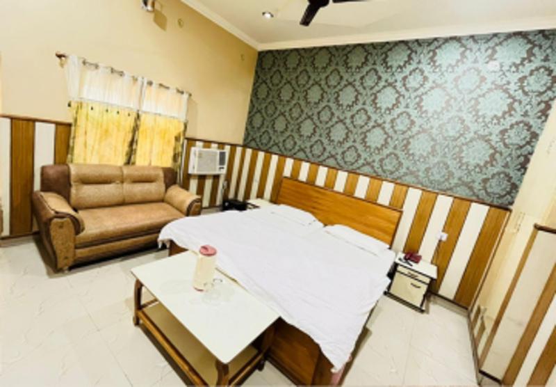 Shri Ram Hotel , Ayodhya