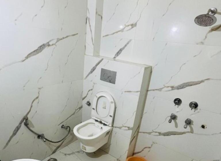 Shri Ram Hotel , Ayodhya