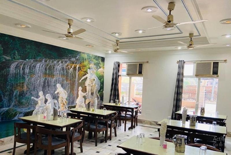 Shri Ram Hotel , Ayodhya