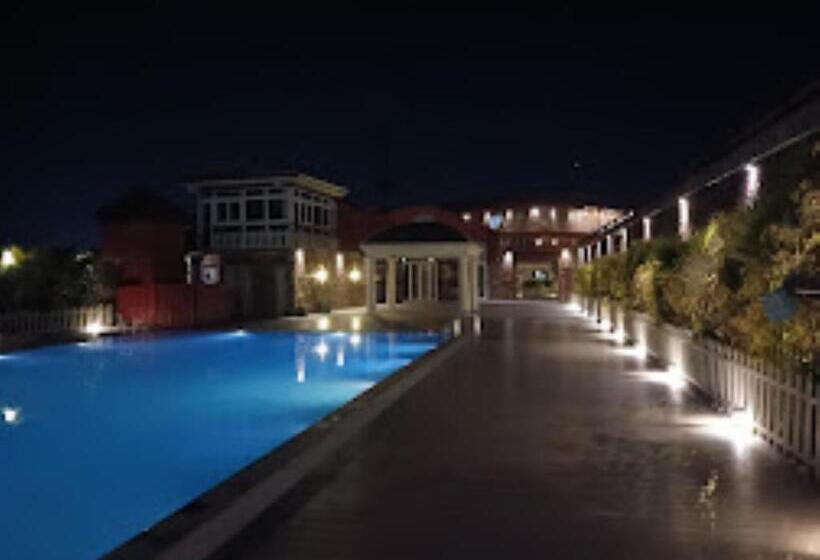 Yashmay Villa Club & Resort,gonda