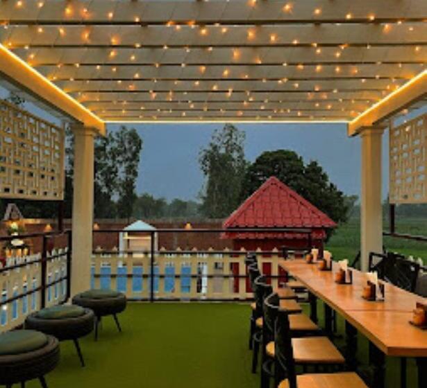 Yashmay Villa Club & Resort,gonda