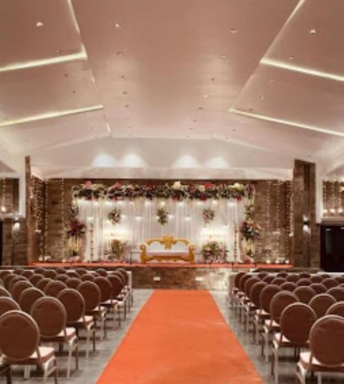 Yashmay Villa Club & Resort,gonda