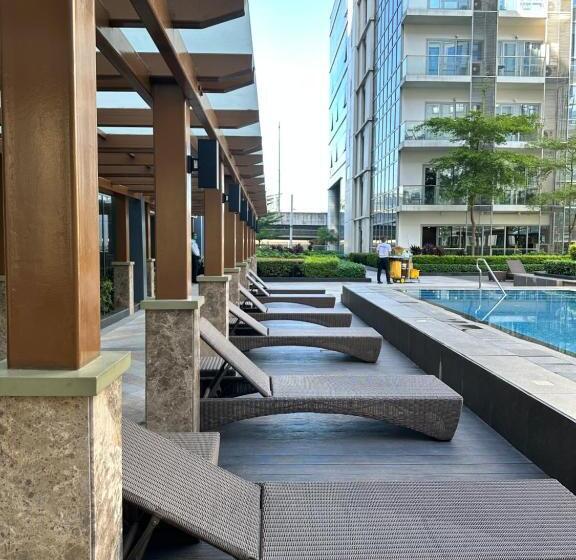 81 Newport Blvd Cluster 4 Unit B 3rd Flr By Rechelle Nunag