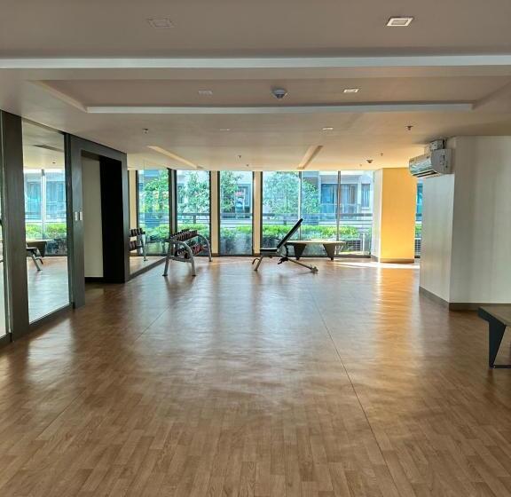 81 Newport Blvd Cluster 4 Unit B 3rd Flr By Rechelle Nunag