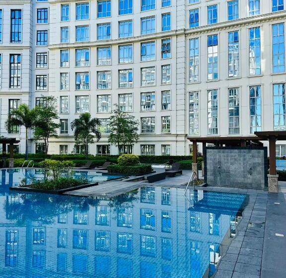 81 Newport Blvd Cluster 4 Unit B 3rd Flr By Rechelle Nunag