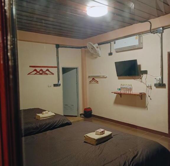 Bed and Breakfast Boat And House Resort Khao Kho