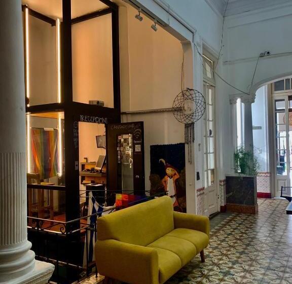 تختخواب و صبحانه Hostel Bohemian