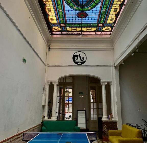 تختخواب و صبحانه Hostel Bohemian