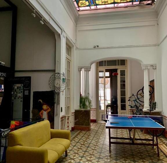 تختخواب و صبحانه Hostel Bohemian