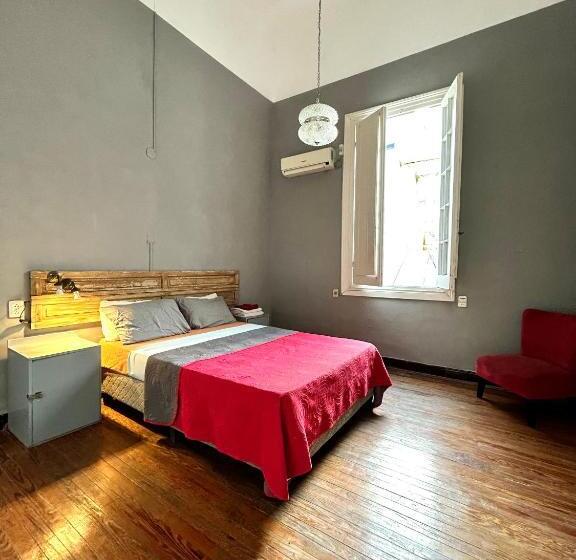 تختخواب و صبحانه Hostel Bohemian