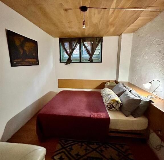 تختخواب و صبحانه Hostel Bohemian