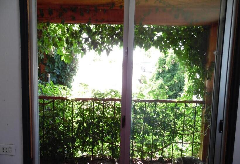 مبيت وإفطار Molino Rojo Hostel