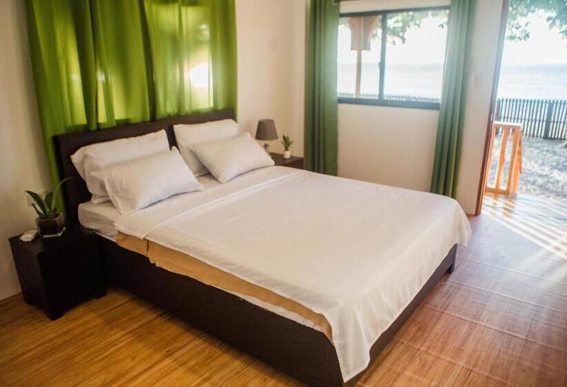 مبيت وإفطار Nana S Beach Surigao