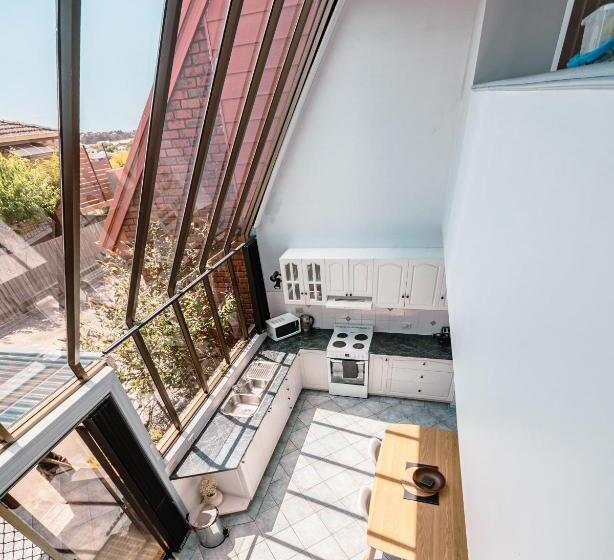 تختخواب و صبحانه Spacious Coastal Gem