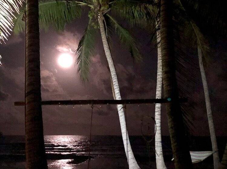 צימר Surya Beach Resort Palawan