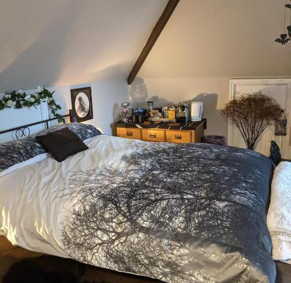 ベッドアンドブレックファースト Yawl, Harcombe House