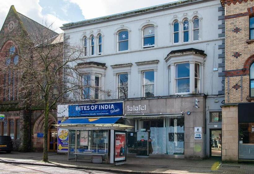 Botanic Avenue Hostel Less Than A Mile From The City Centre