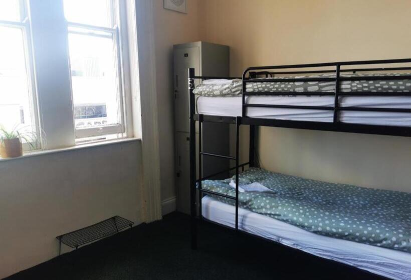 Botanic Avenue Hostel Less Than A Mile From The City Centre