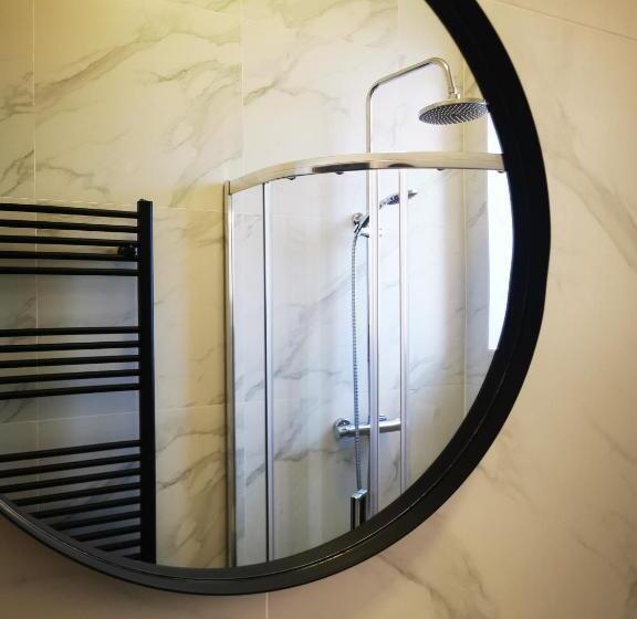 Botanic Avenue Hostel Less Than A Mile From The City Centre