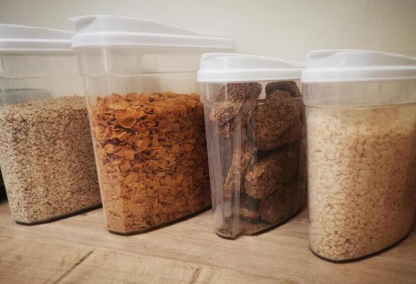 Botanic Avenue Hostel Less Than A Mile From The City Centre