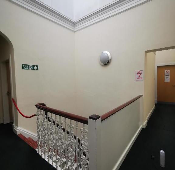 Botanic Avenue Hostel Less Than A Mile From The City Centre