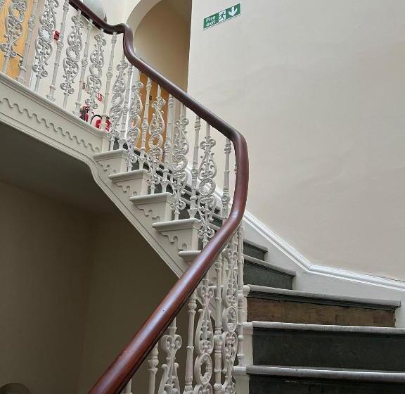 Botanic Avenue Hostel Less Than A Mile From The City Centre