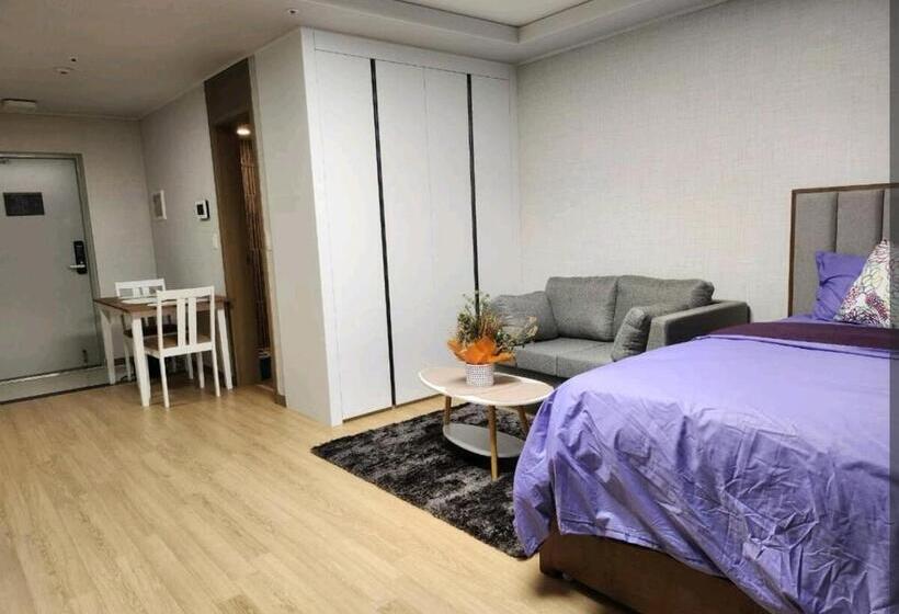 Condo In Clark Pampanga Beside Hilton Hotel And Casino