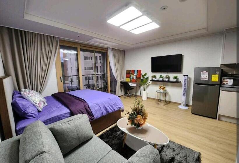 Condo In Clark Pampanga Beside Hilton Hotel And Casino