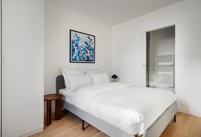 Emilie Homes   Clichy