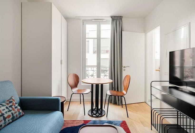 Emilie Homes   Clichy