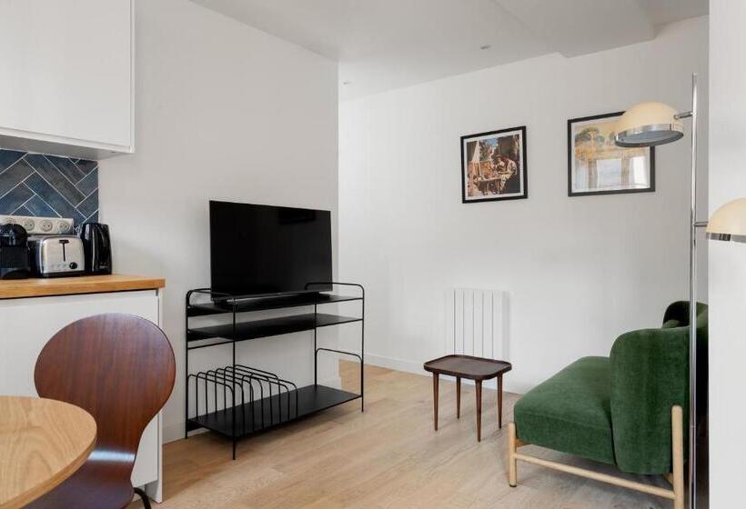 Emilie Homes   Clichy