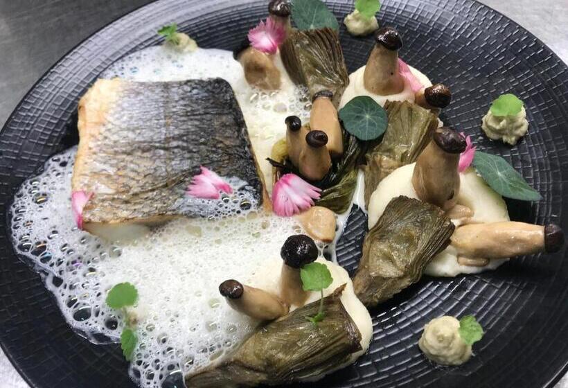 فندق Auberge De Mourjou