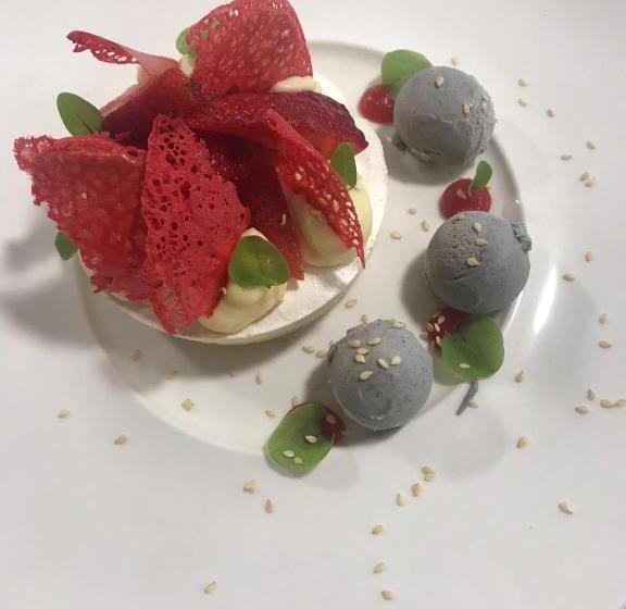 فندق Auberge De Mourjou