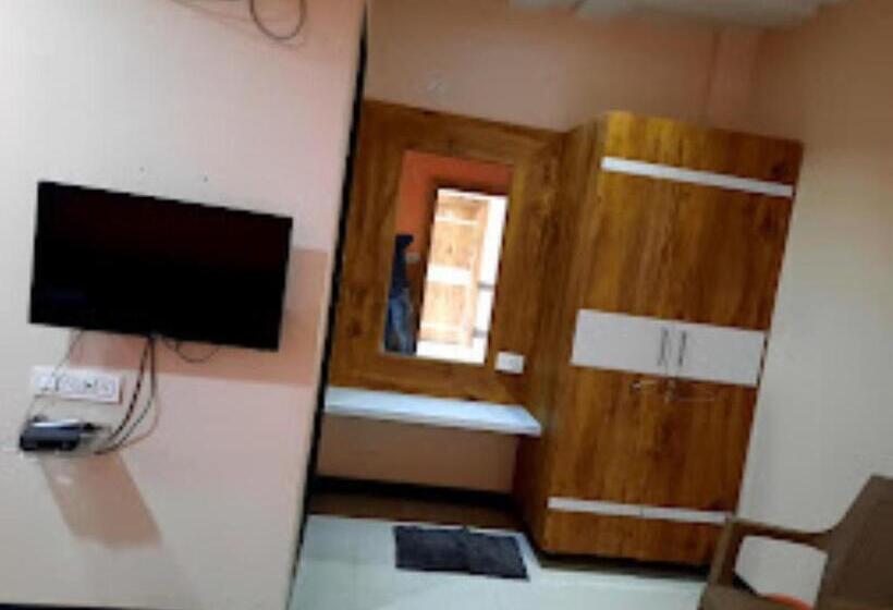 Hotel होटल इन्द्राणी पैलेस , Bediya