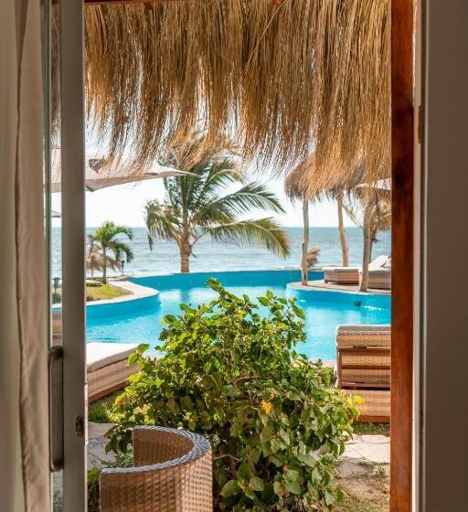 هتل Beso De Sal Resort