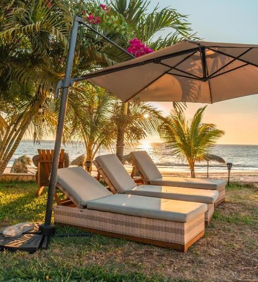 هتل Beso De Sal Resort